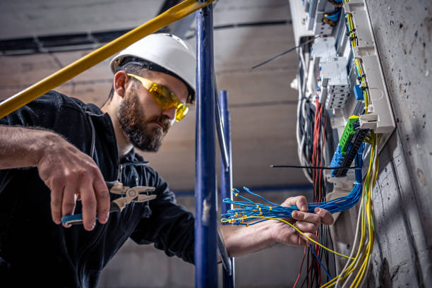 Best Licensed Electrician  in Silver Springs Shores, FL